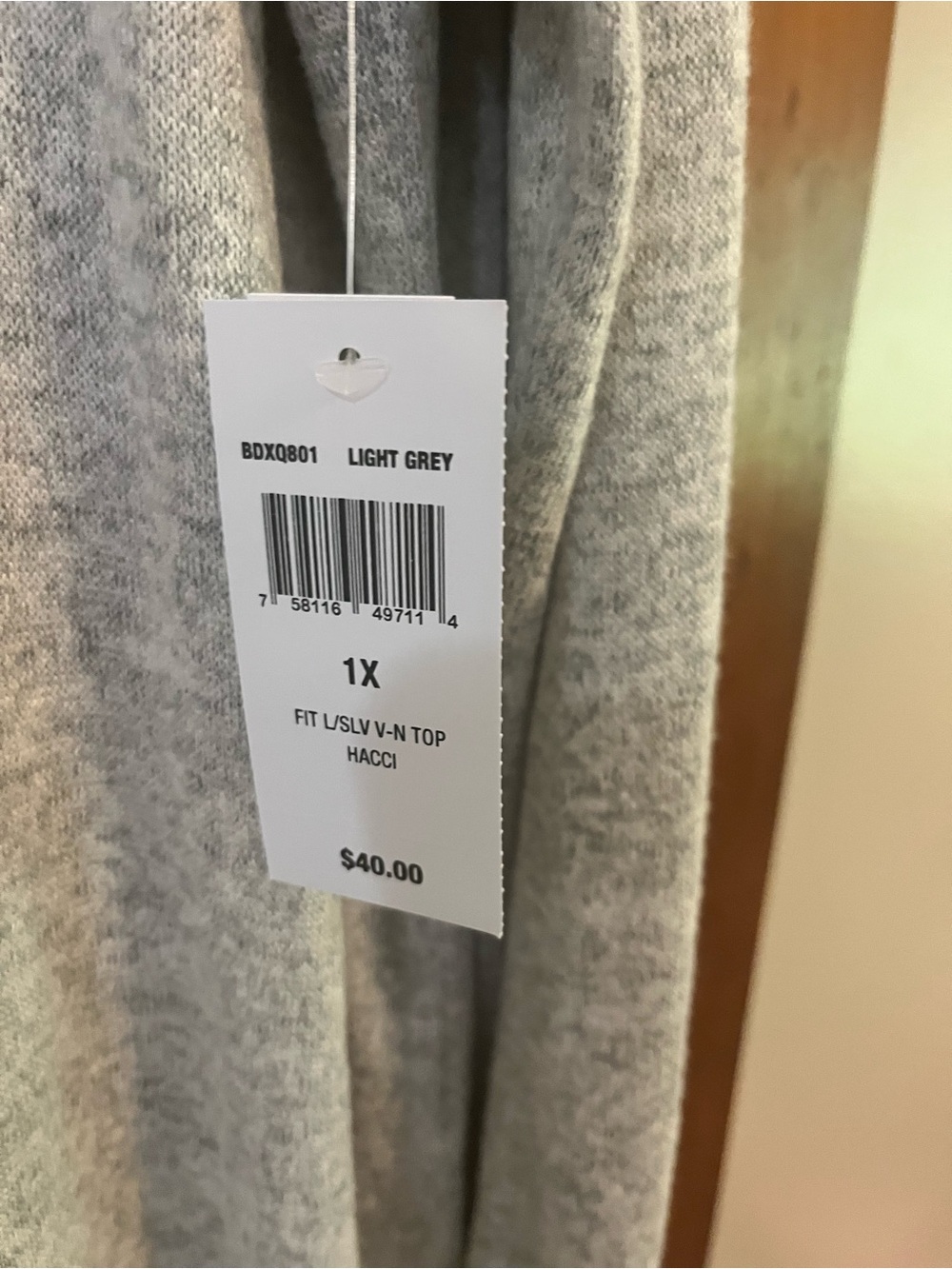 Planet Gold Light Grey V-Neck Knit Top NWT 1x - Picture 2 of 5